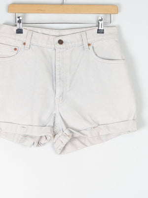 Women's Vintage Khaki High Waisted Levi’s Shorts 30" - The Harlequin