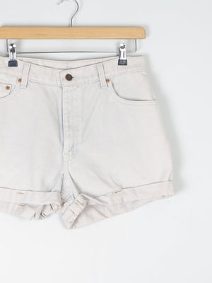 Women's Vintage Khaki High Waisted Levi’s Shorts 30" - The Harlequin