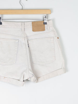 Women's Vintage Khaki High Waisted Levi’s Shorts 30" - The Harlequin