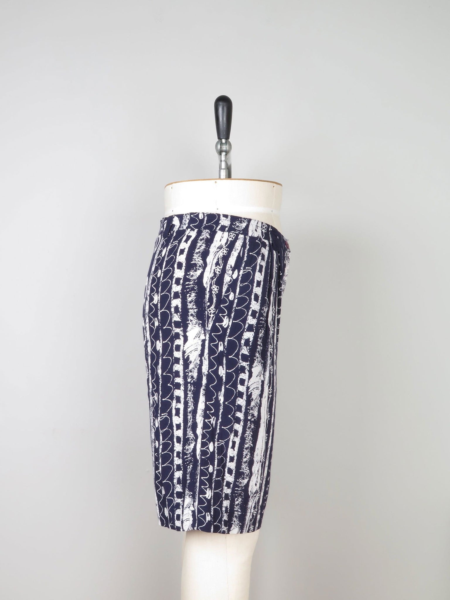 Women's Vintage Navy & White Long Shorts 12/14 - The Harlequin