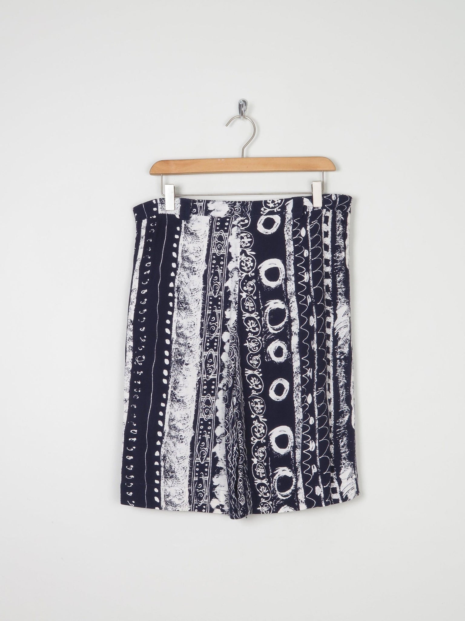 Women's Vintage Navy & White Long Shorts 12/14 - The Harlequin