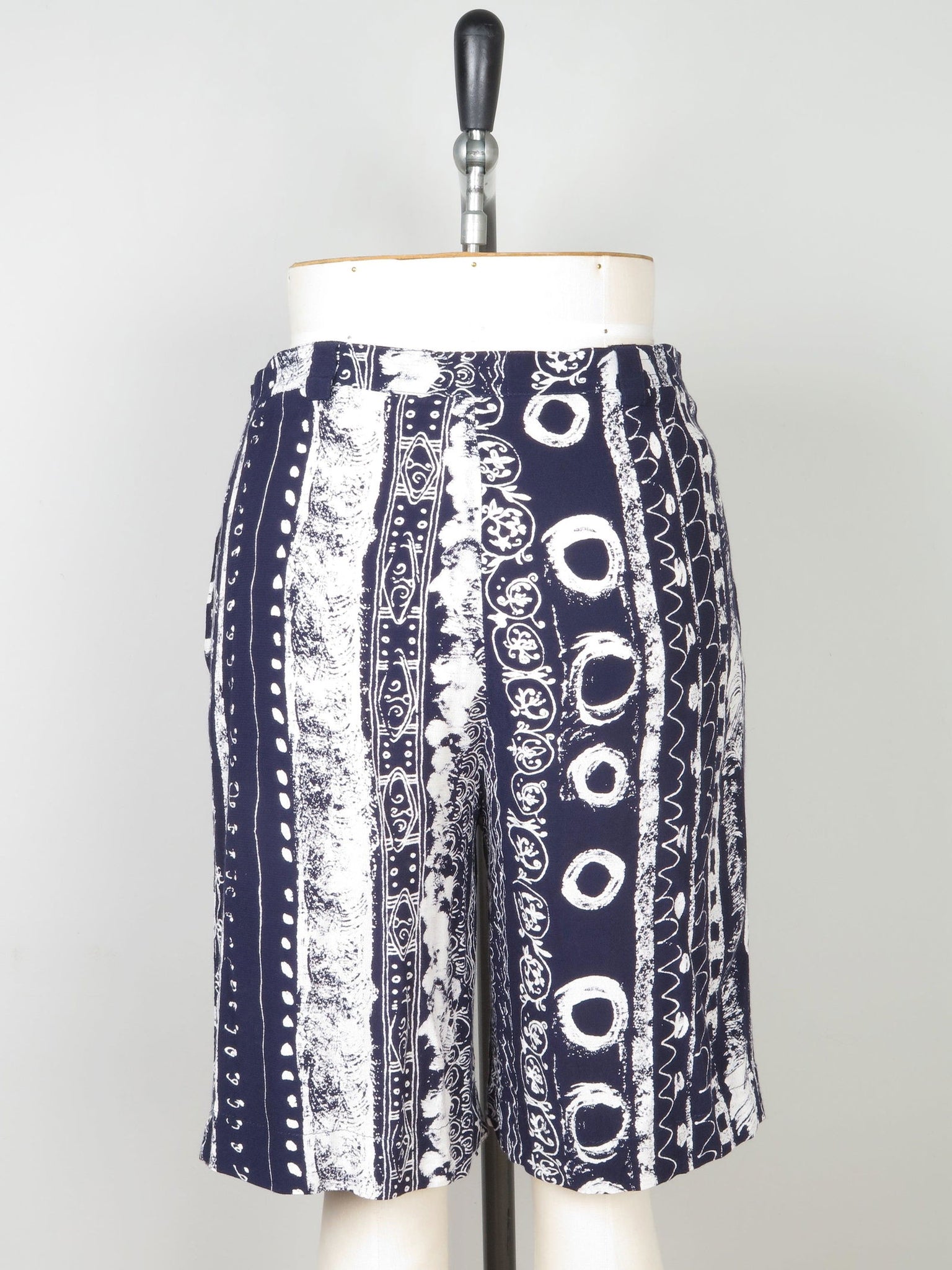 Women's Vintage Navy & White Long Shorts 12/14 - The Harlequin
