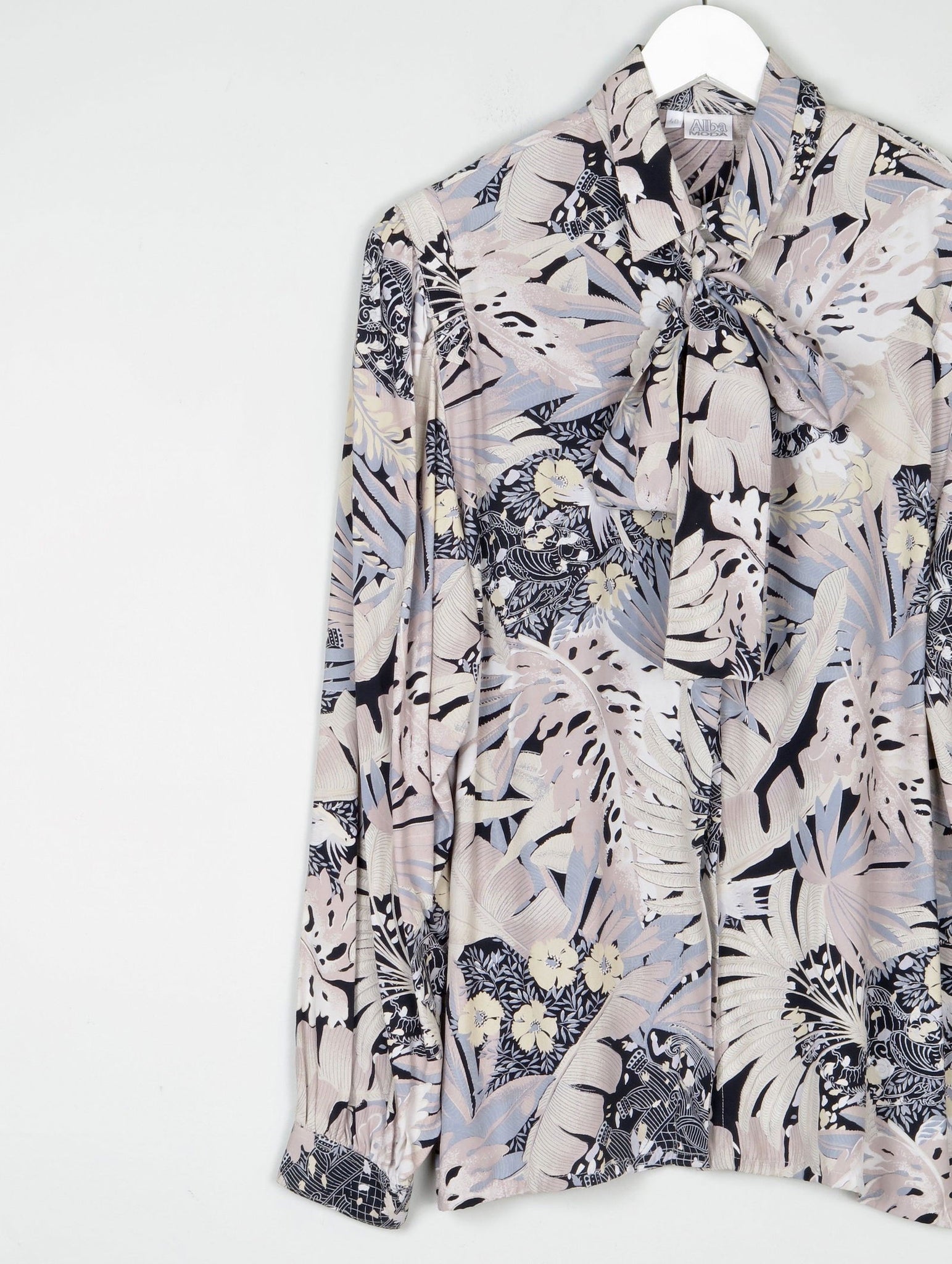 Women’s Vintage Printed Blouse With Print Long Sleeved M - The Harlequin