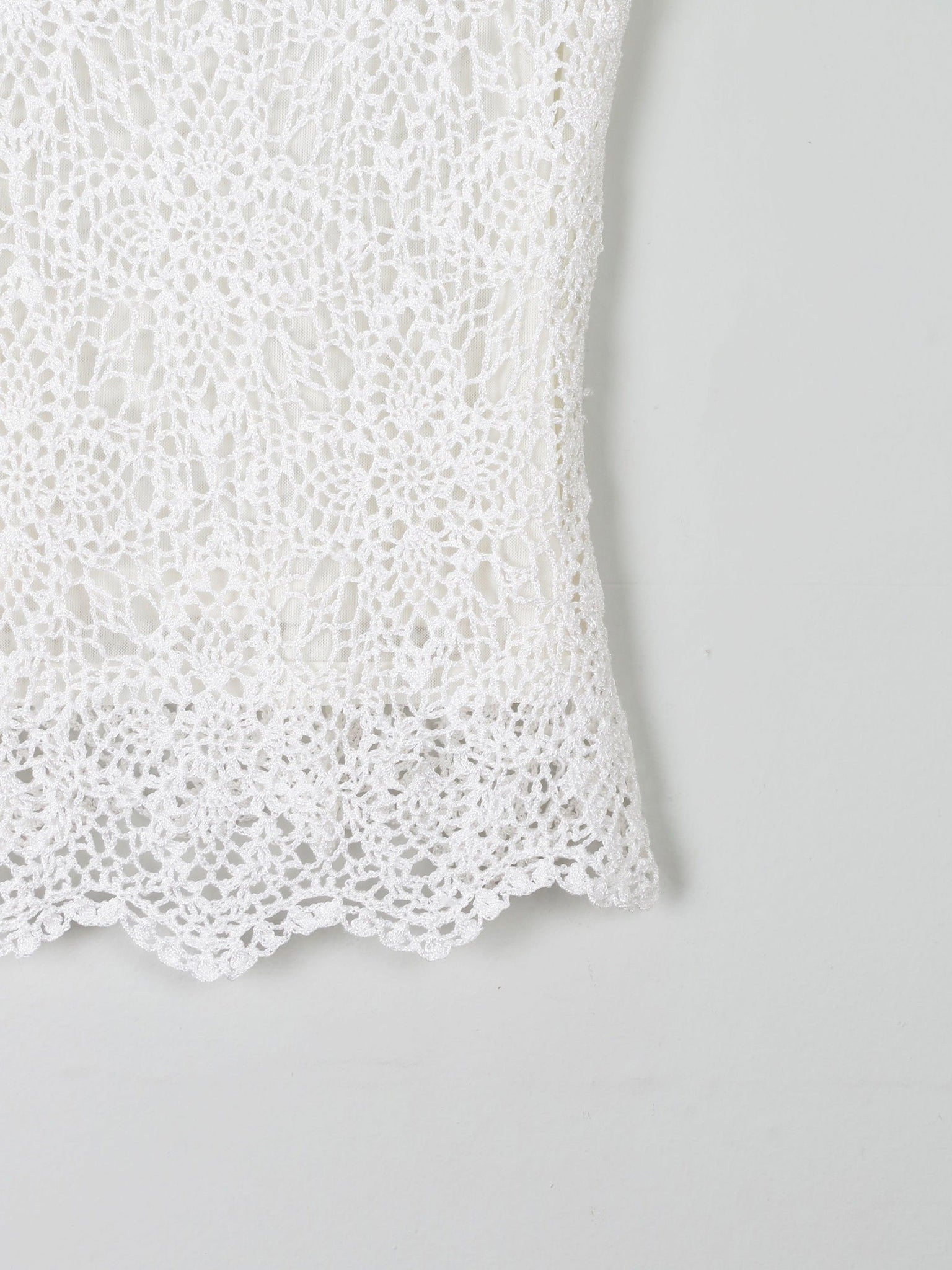 Women's Vintage White Crochet V-Neck Top S - The Harlequin