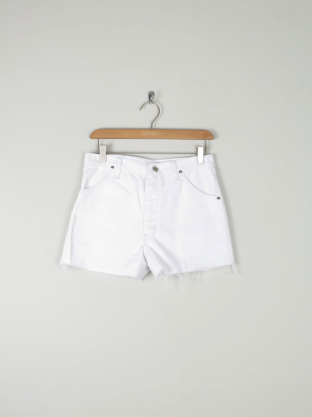Women’s Vintage White Denim Shorts 28" *8* - The Harlequin