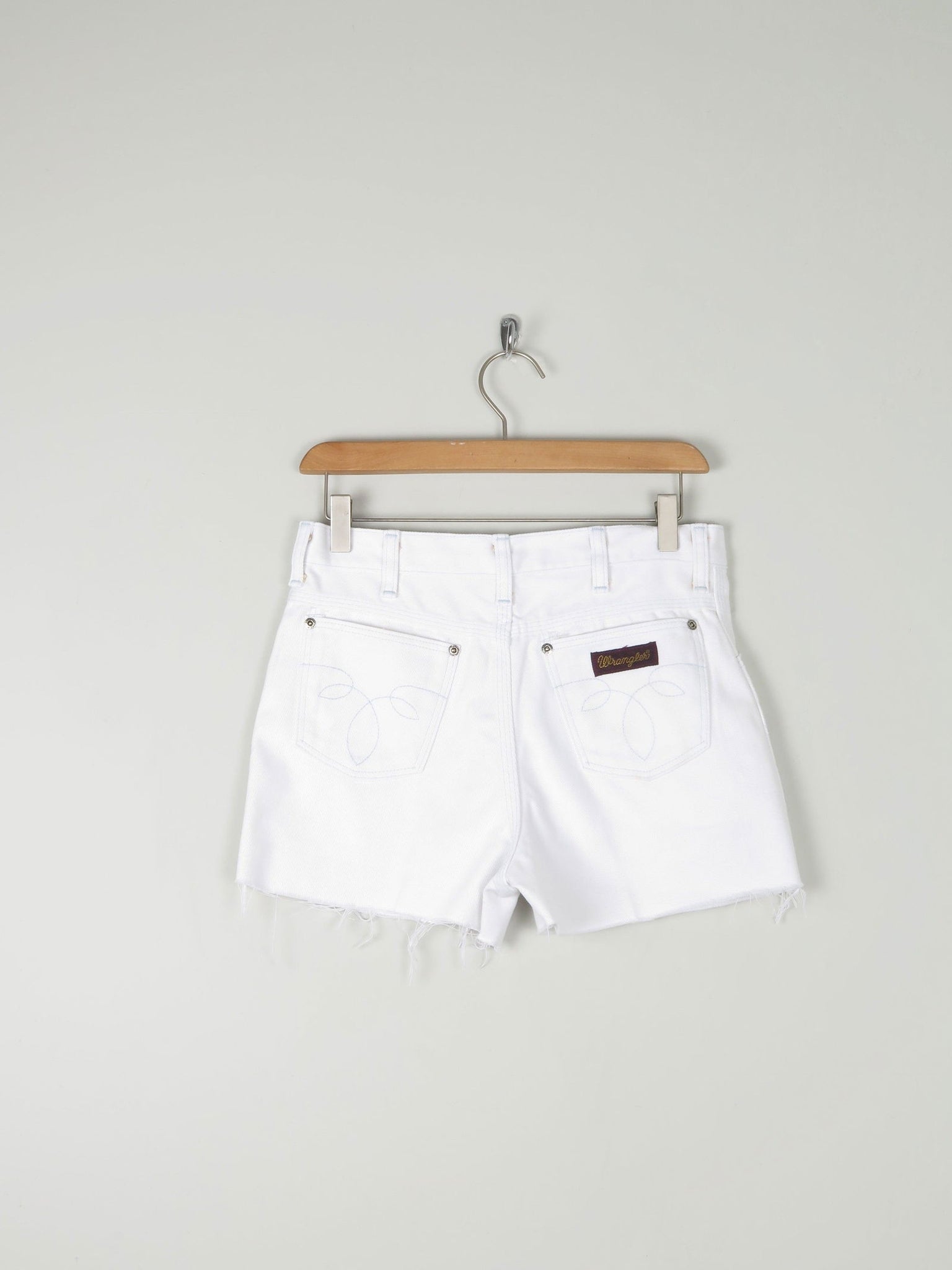 Women’s Vintage White Denim Shorts 28" *8* - The Harlequin