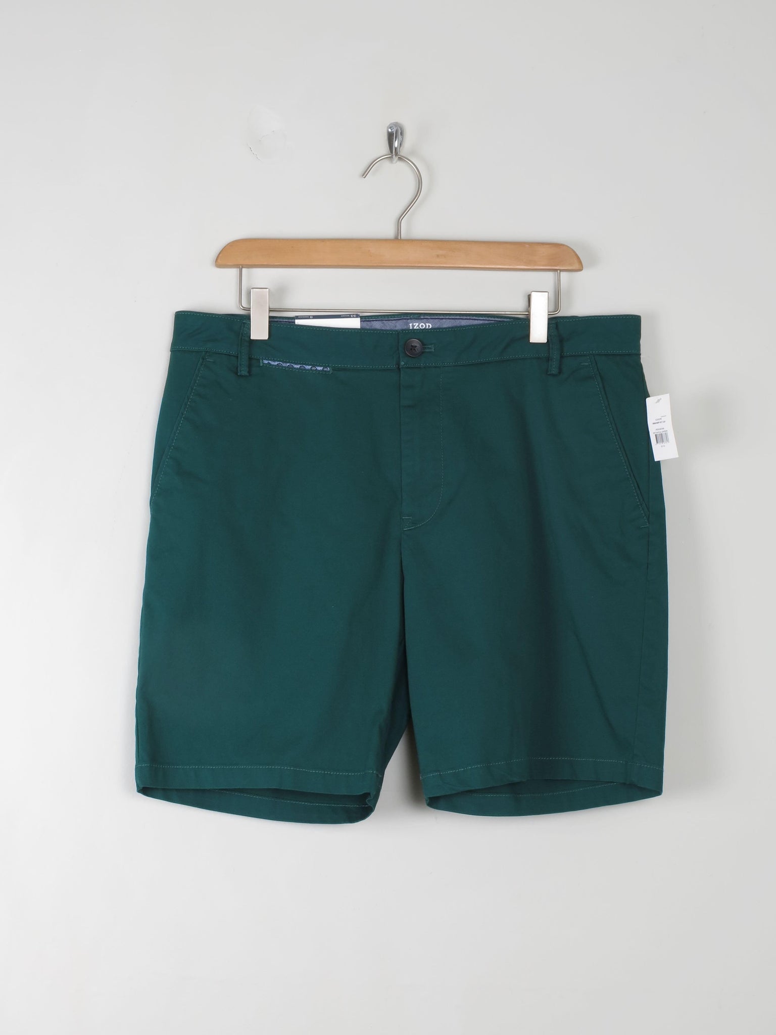 Men's Green Izod Shorts New 33"W - The Harlequin