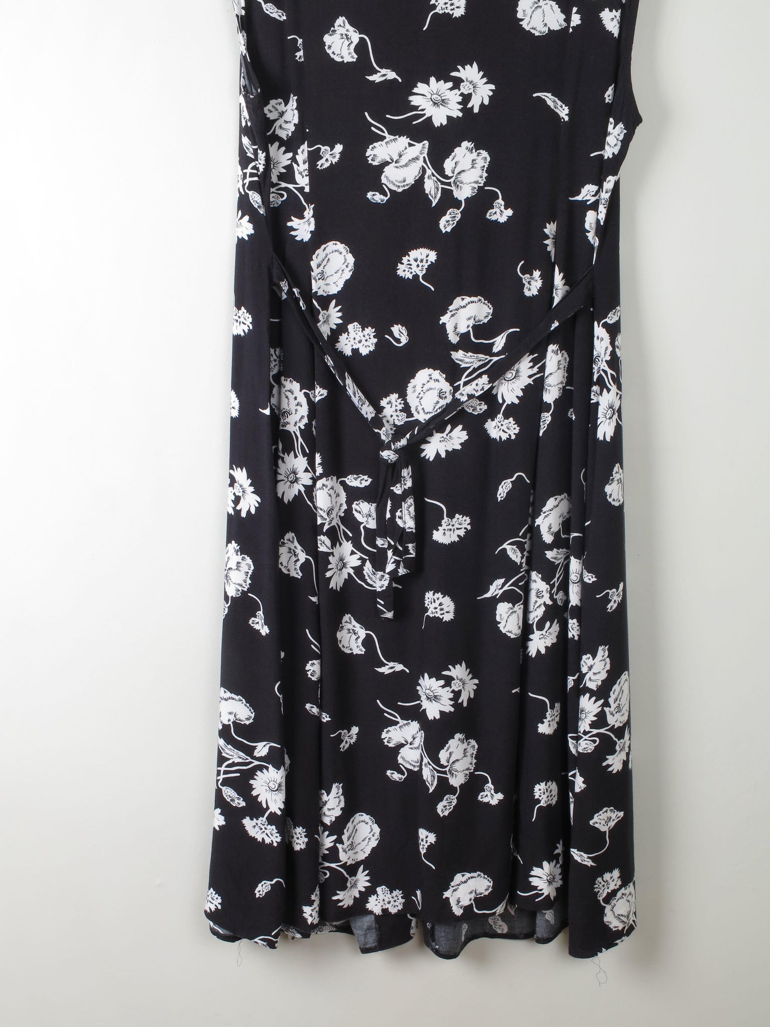 Vintage Black & White Floral Dress - The Harlequin