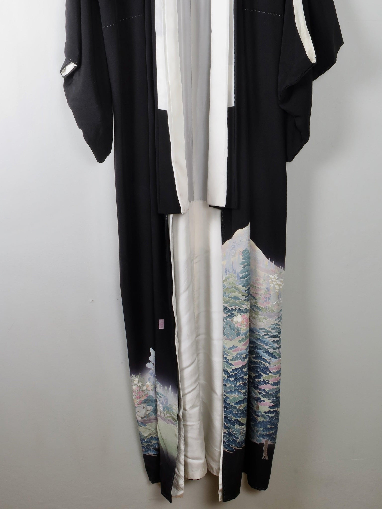 Vintage Black Kimono Crepe and Silk S/M - The Harlequin