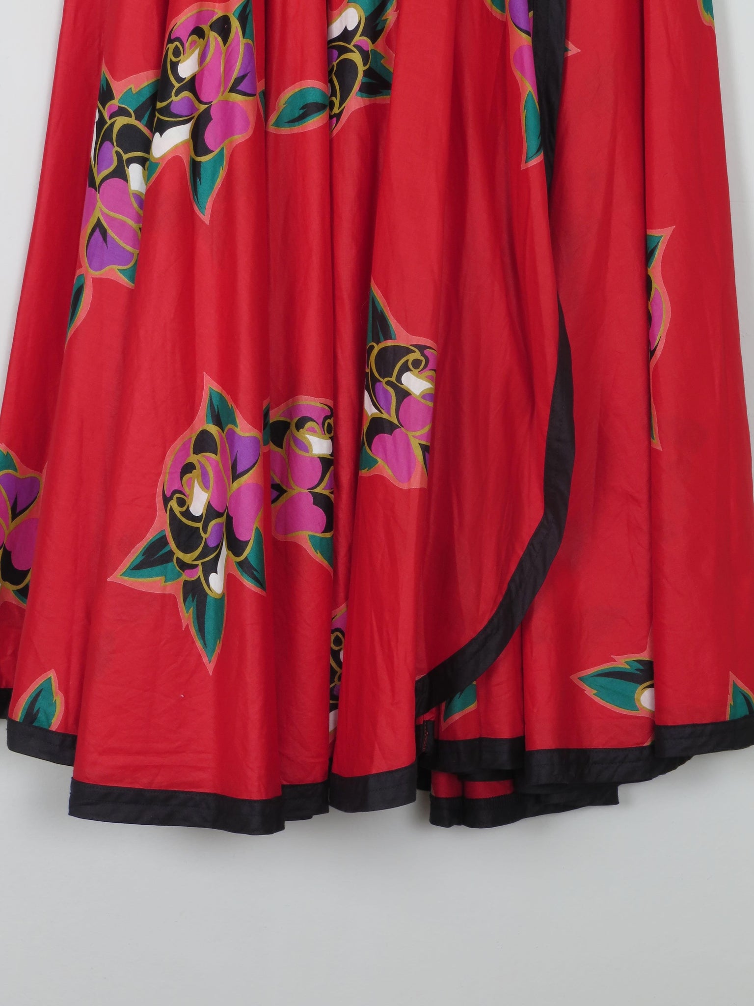 Vintage Red Printed Mondi Wrap Over Full Skirt 27 8/10 - The Harlequin