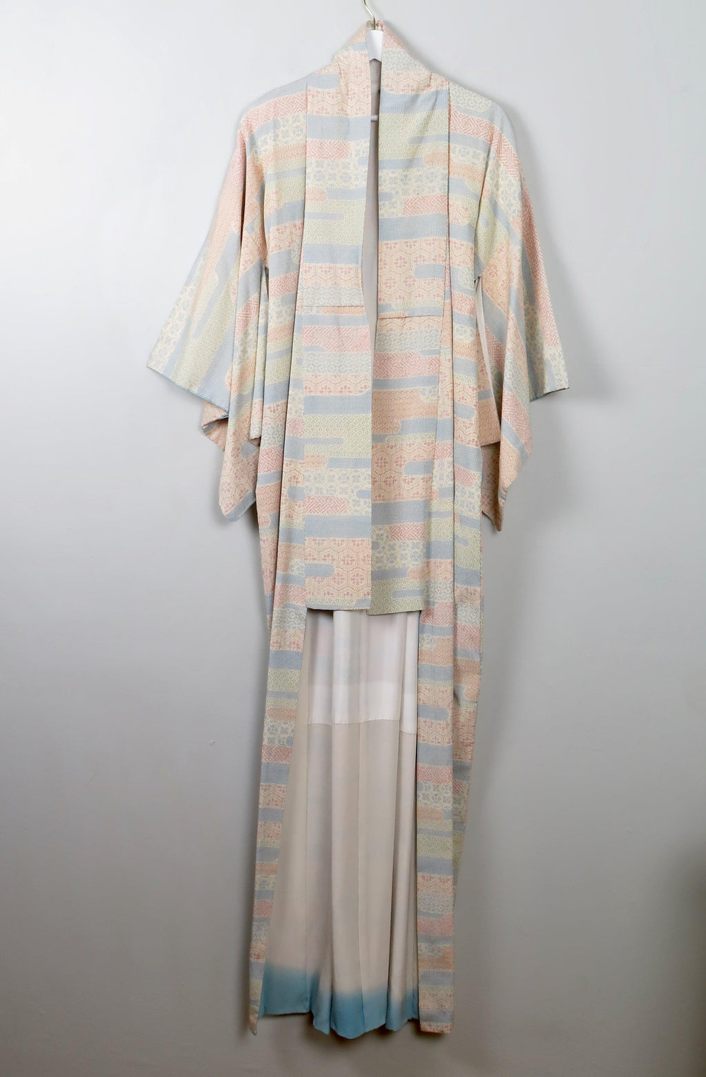 Vintage Silk Colourful Kimono S/M - The Harlequin