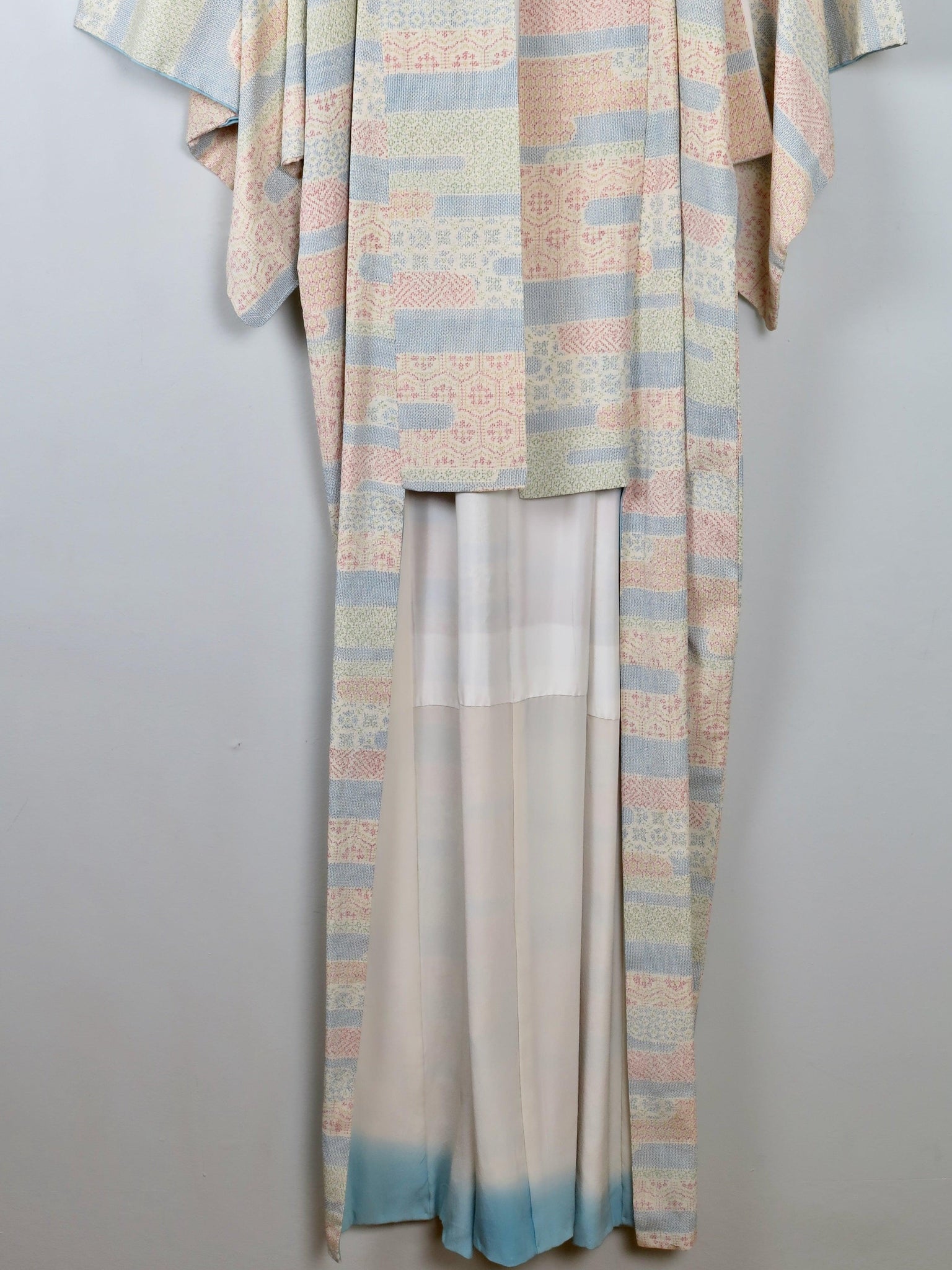 Vintage Silk Colourful Kimono S/M - The Harlequin