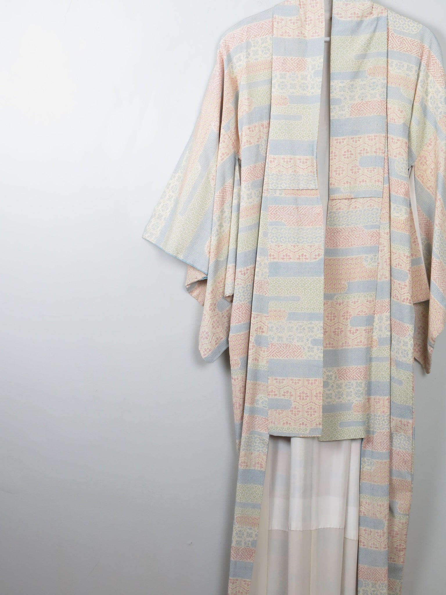 Vintage Silk Colourful Kimono S/M - The Harlequin