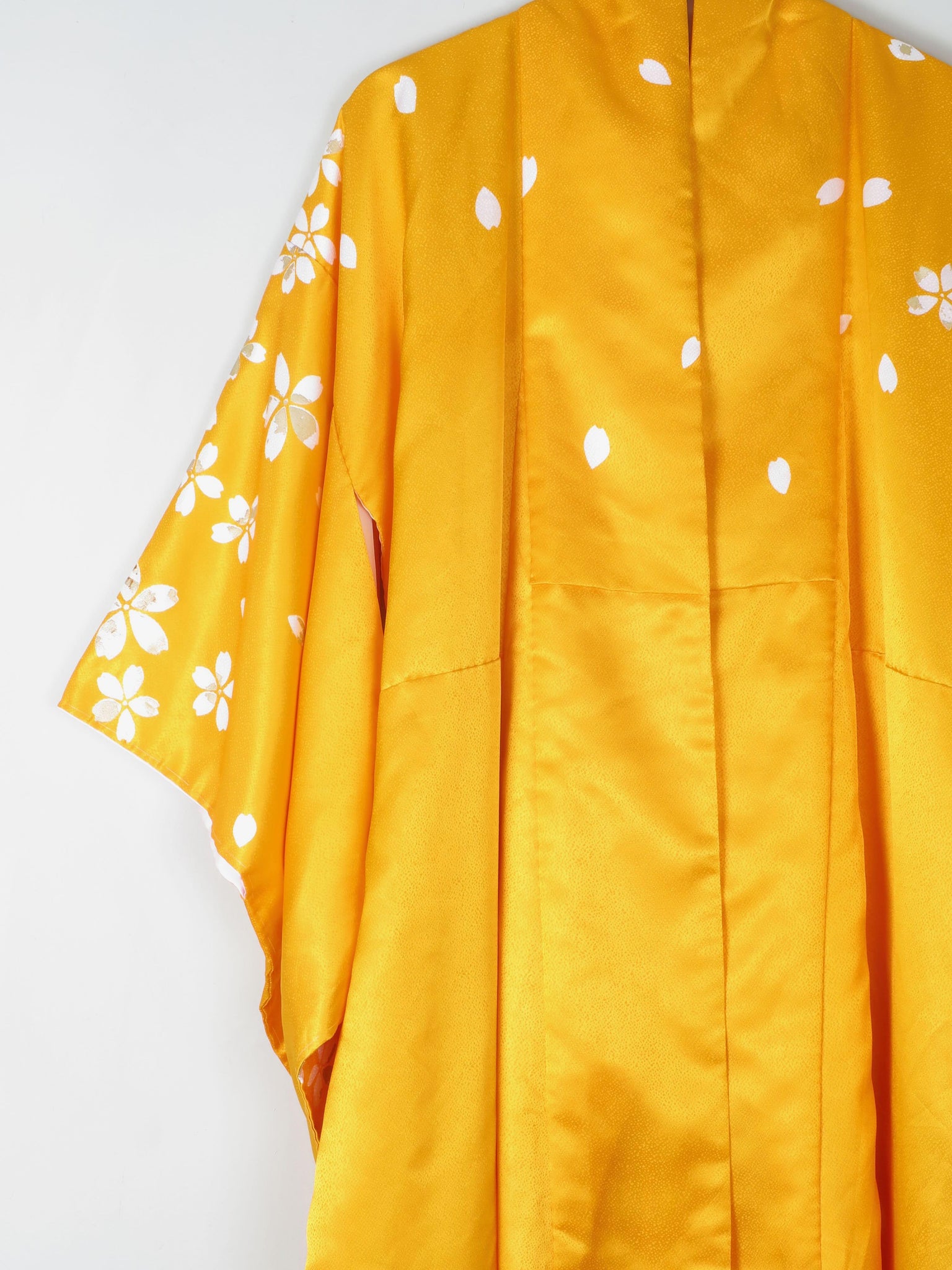 Vintage Yellow & Floral Satin Kimono M/L - The Harlequin