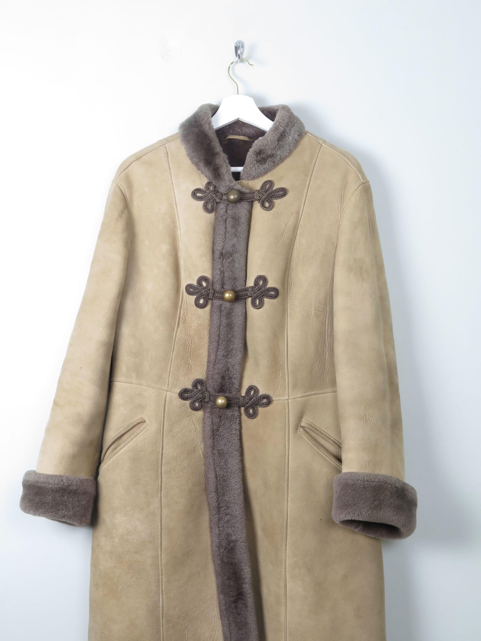 Women's Cossack Style Sheepskin Coat M - The Harlequin