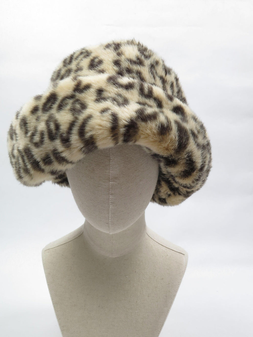 Women's Faux Fur Leopard Print Hat M - The Harlequin