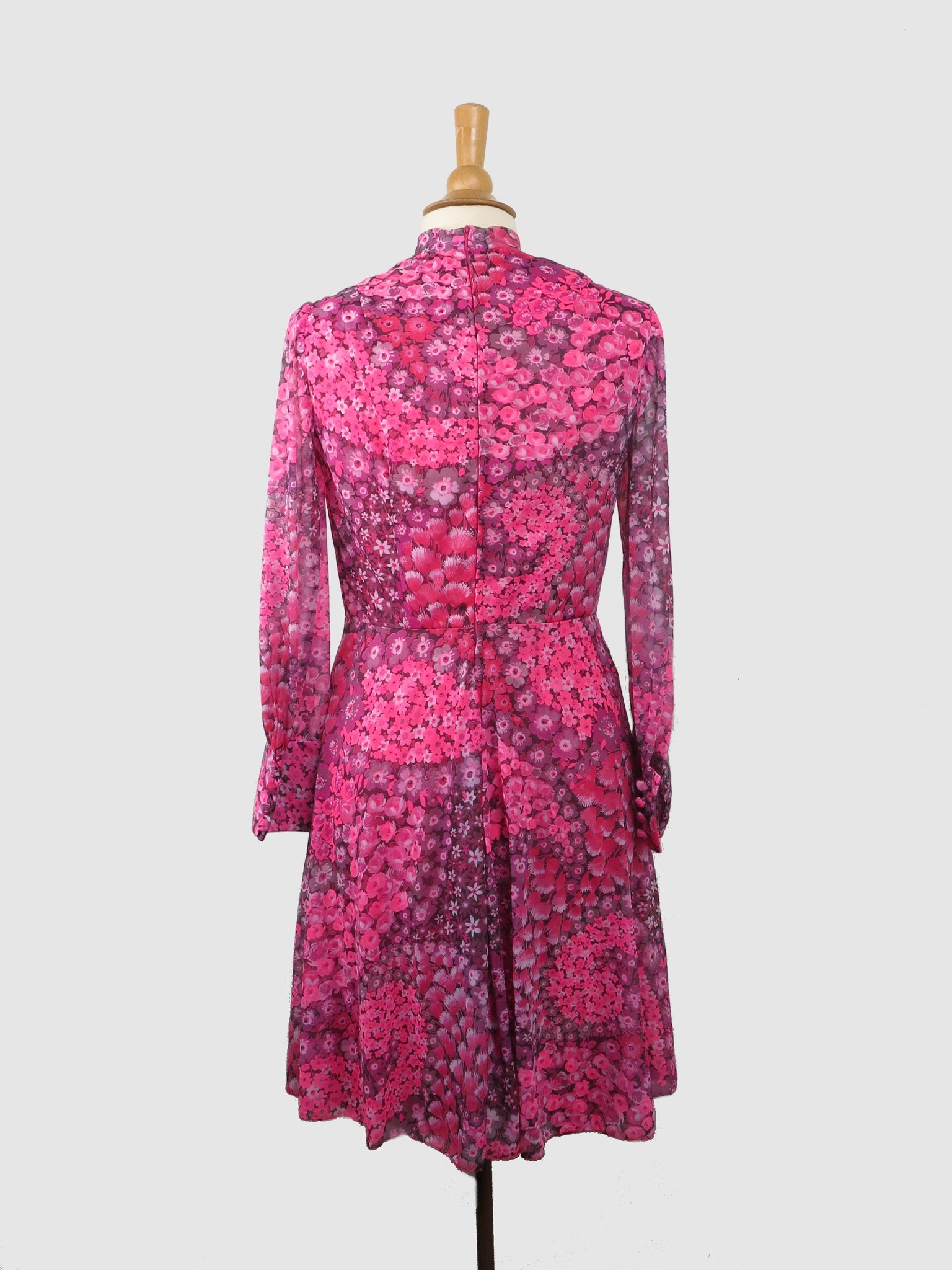 1960s Pink Vintage Dress With Floral Pattern 10/12 - The Harlequin