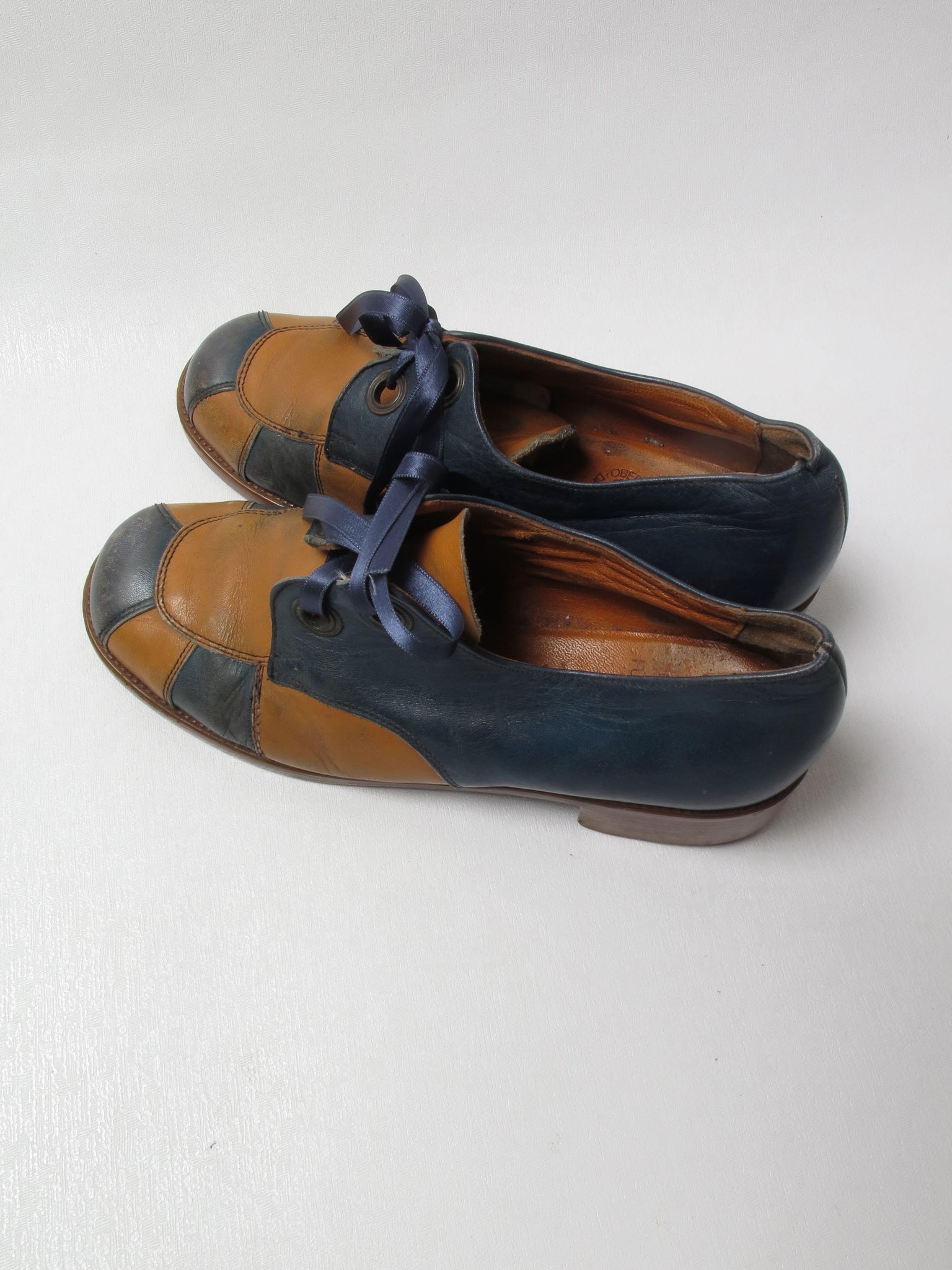 Blue & Tan Lace Up Vintage 1970s Shoes 37/4 - The Harlequin