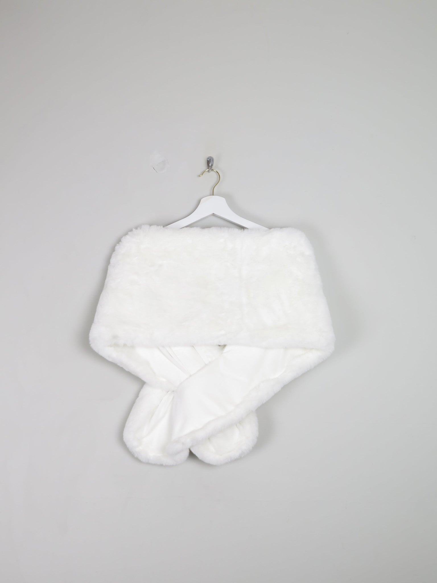Ivory Faux Fur Stole/Wrap New - The Harlequin