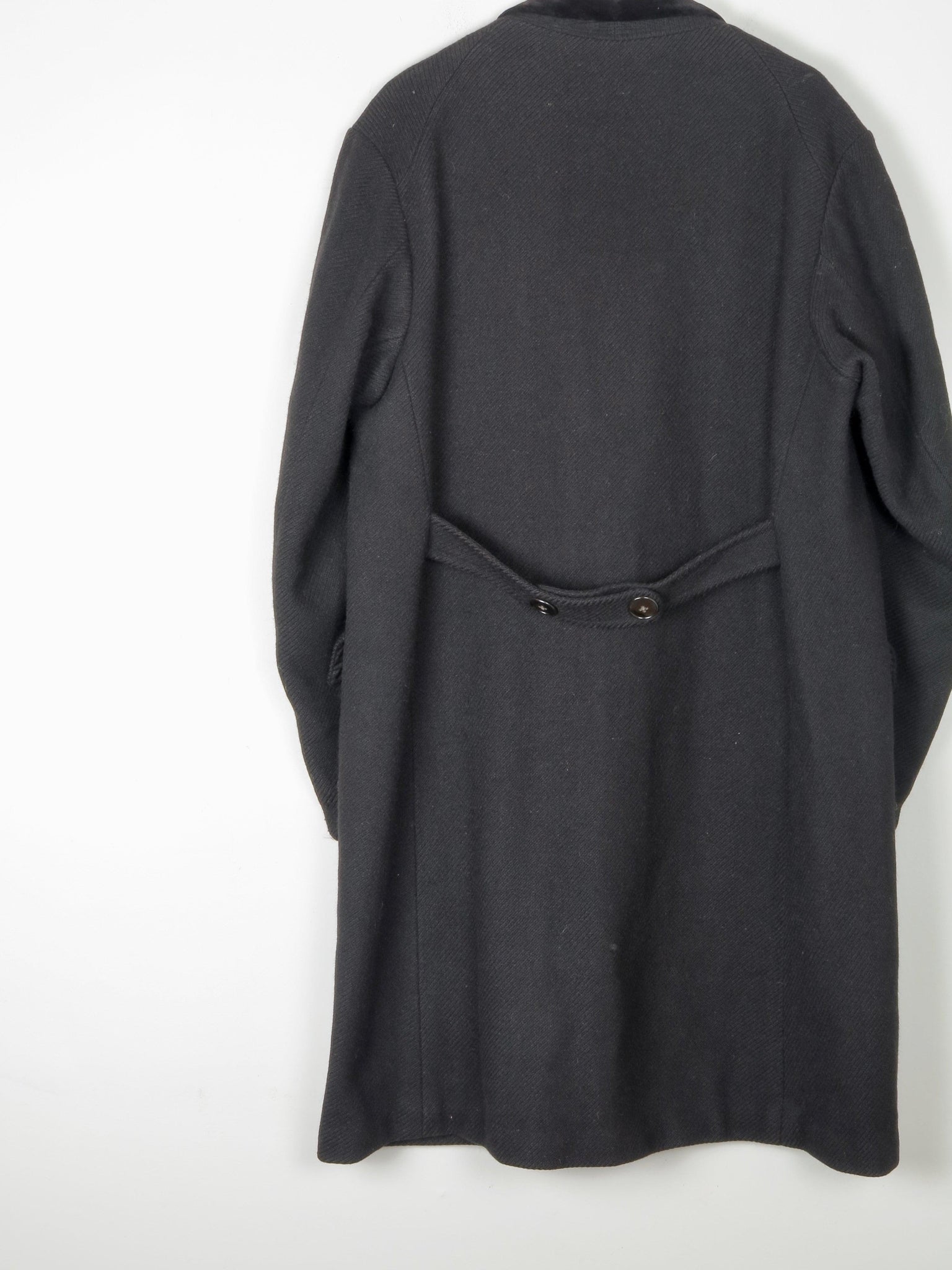 Men's Vintage Black Wool Coat With Velvet Collar 1940s 44"/Large - The Harlequin