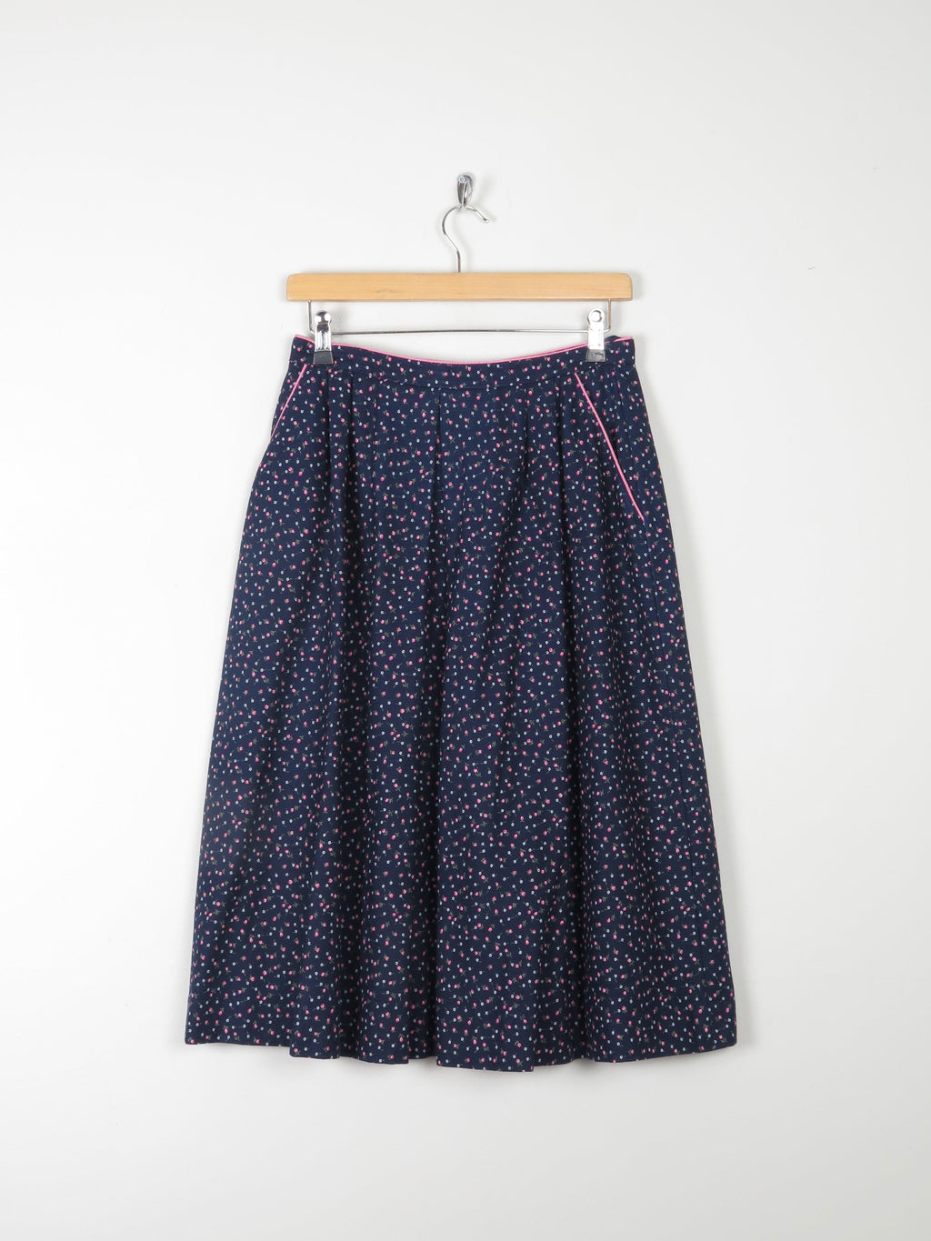 Navy Floral Vintage Prairie Skirt With Pockets 28" 8/10 - The Harlequin