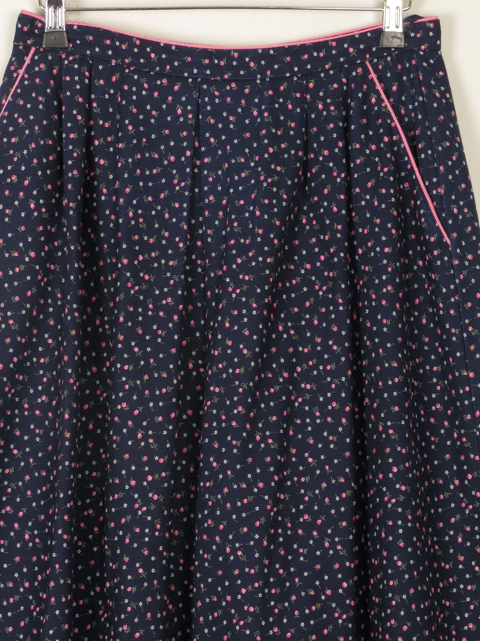 Navy Floral Vintage Prairie Skirt With Pockets 28" 8/10 - The Harlequin