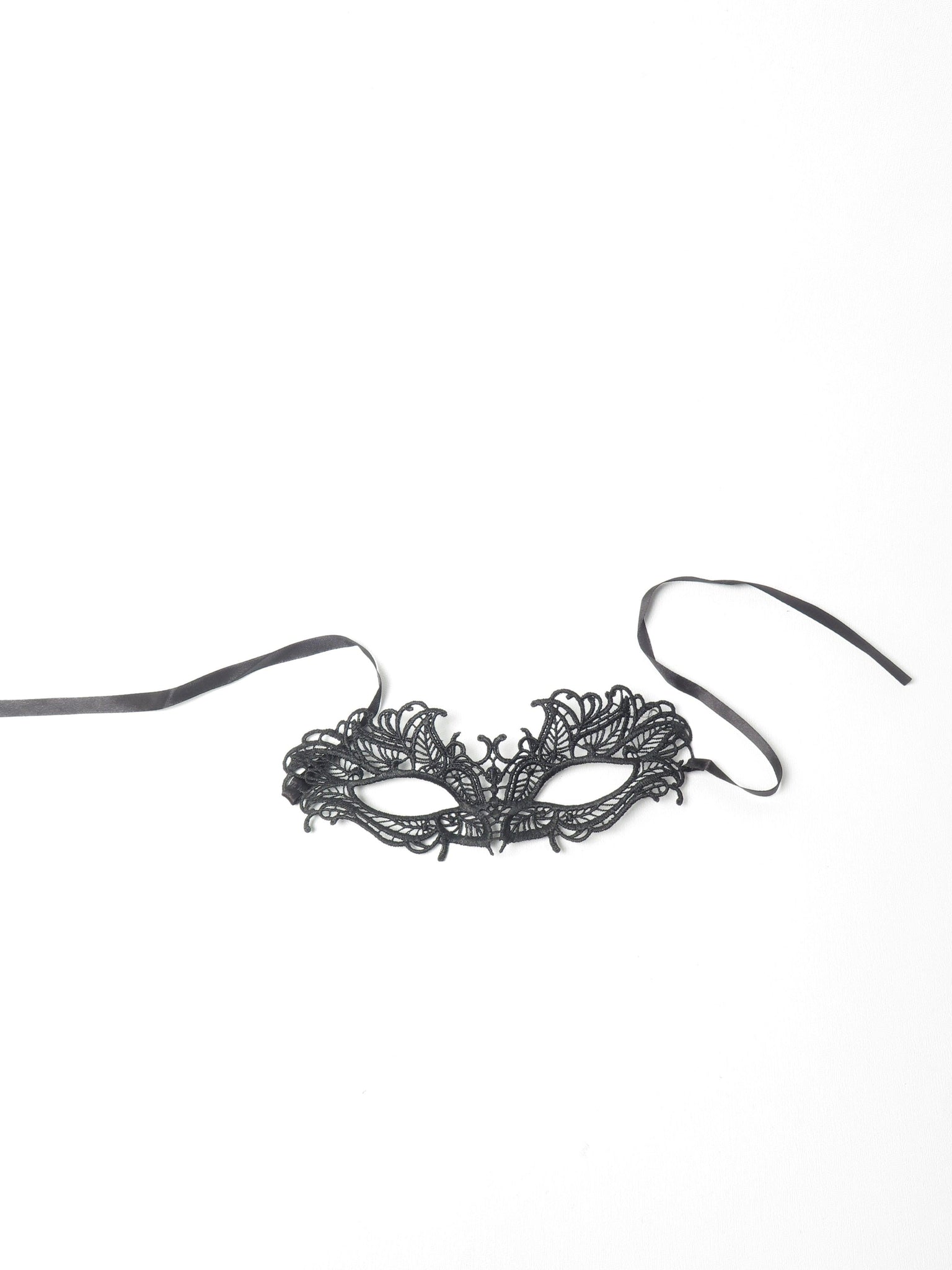 New Black Lace Mask - The Harlequin