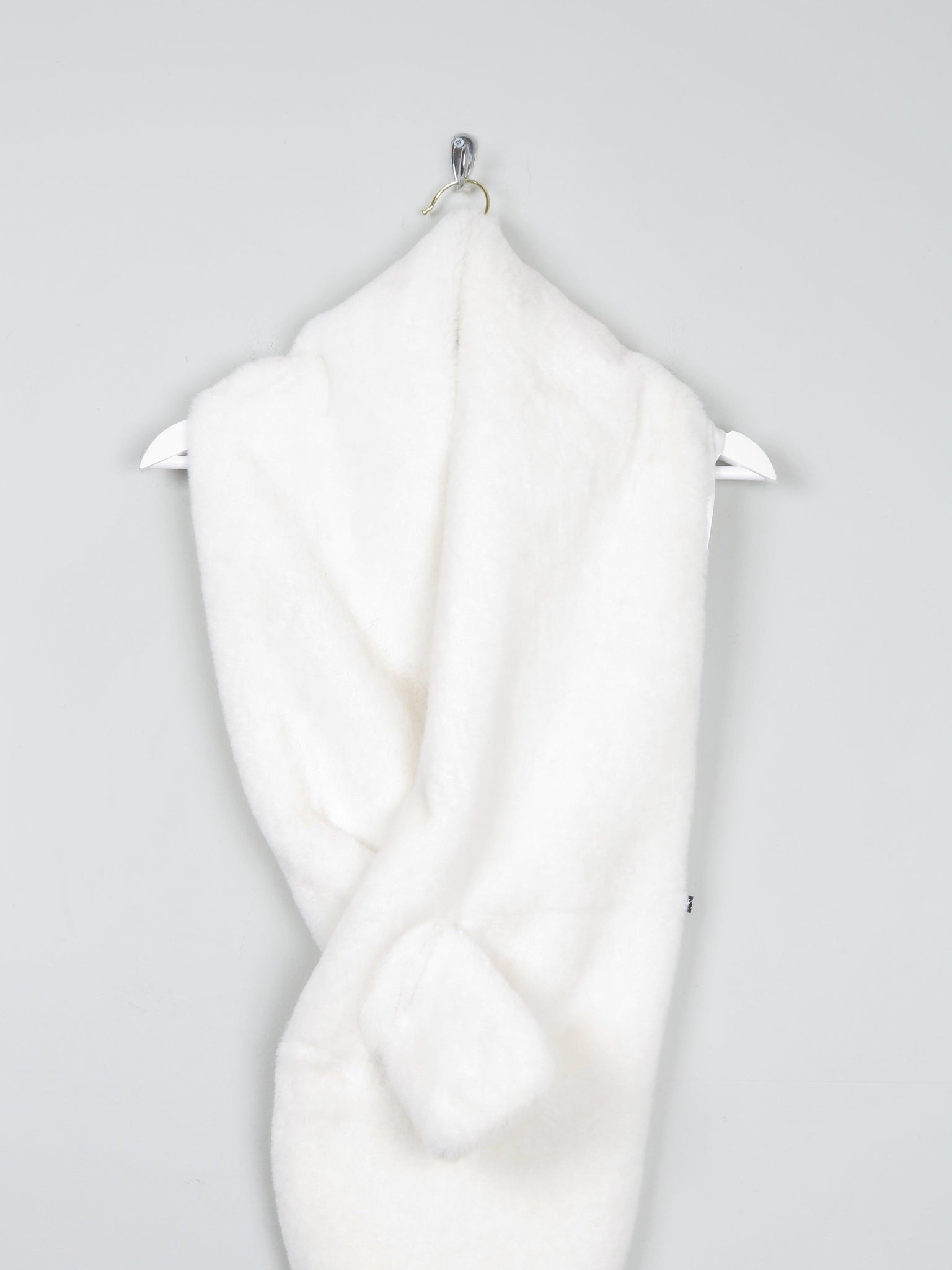 New Ivory Soft Faux Fur Wrap/Scarf - The Harlequin
