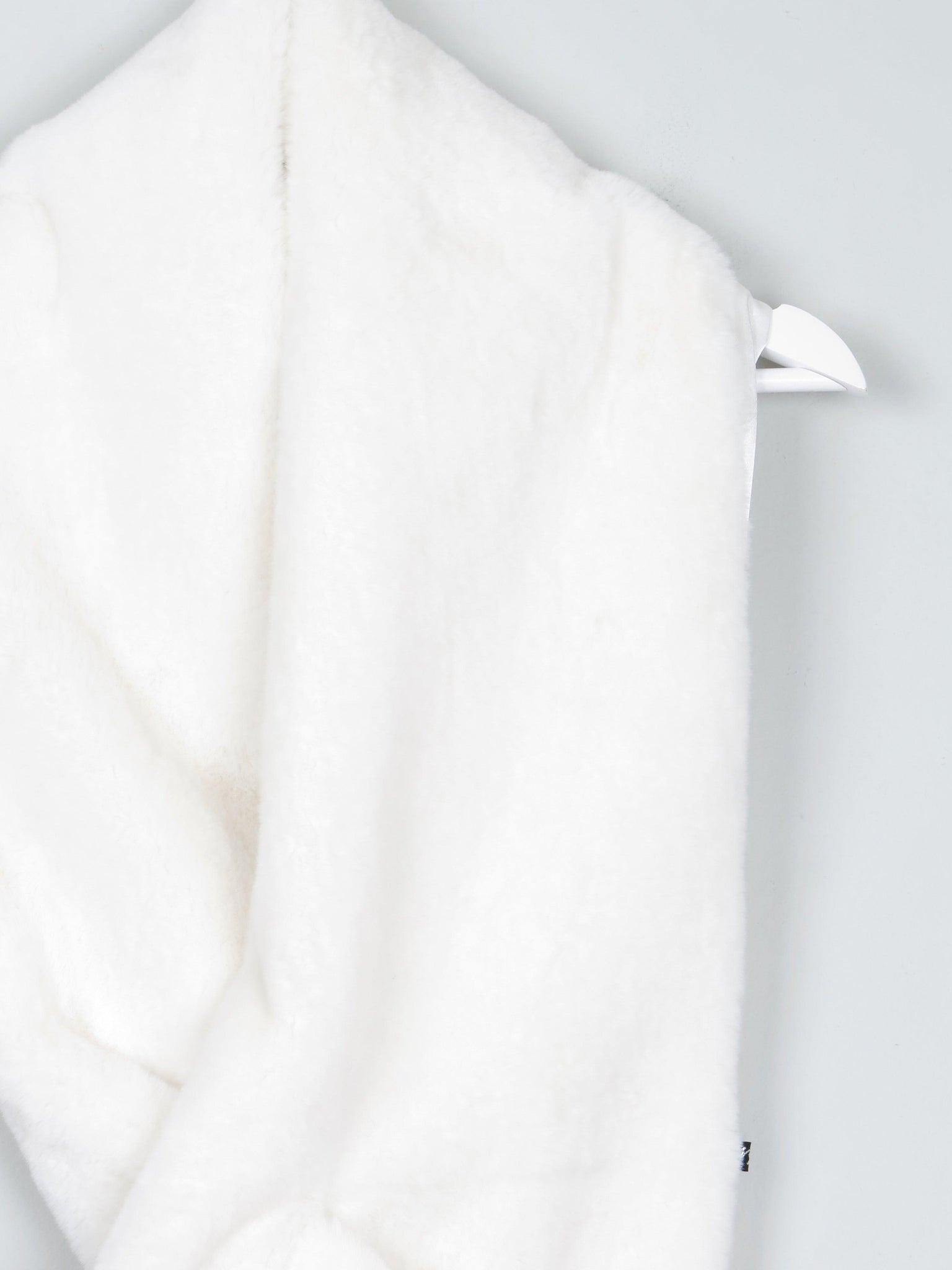 New Ivory Soft Faux Fur Wrap/Scarf - The Harlequin
