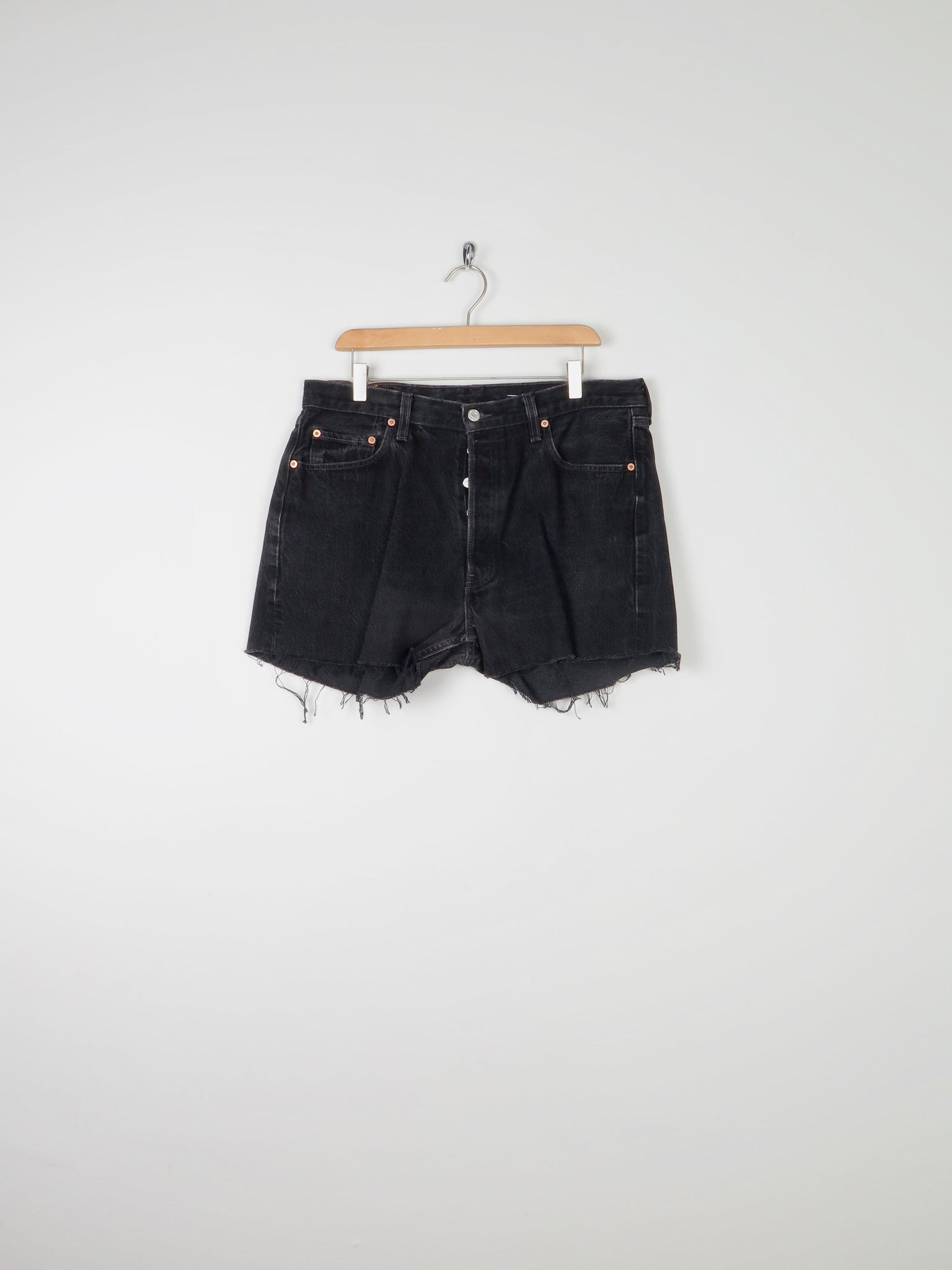 Black Levis Denim Shorts 36" XL - The Harlequin
