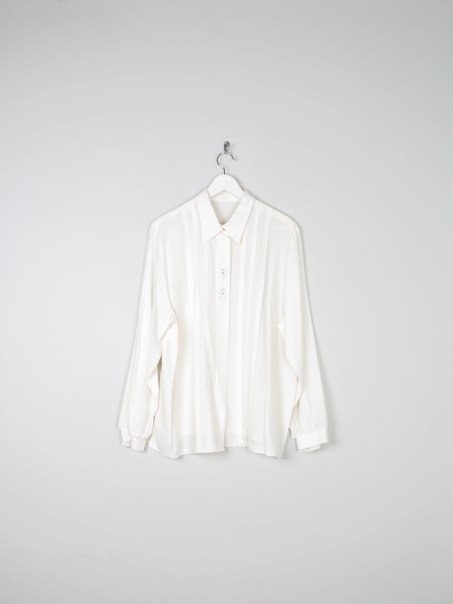 Ivory Vintage Shirt/Blouse With Collar & Rhinestone Detail L/XL - The Harlequin